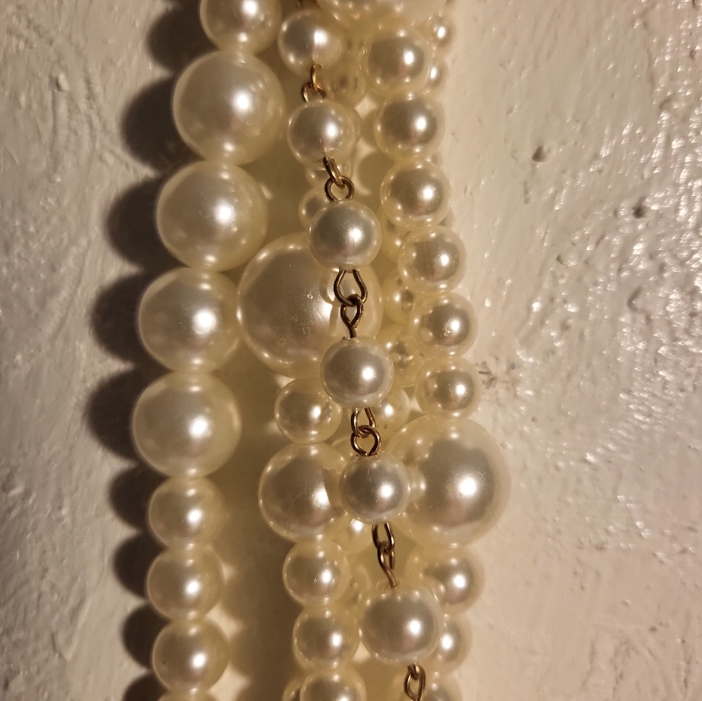 NWOT WHBM Elegant Creamy White Faux  Pearl Necklace - Picture 9 of 10